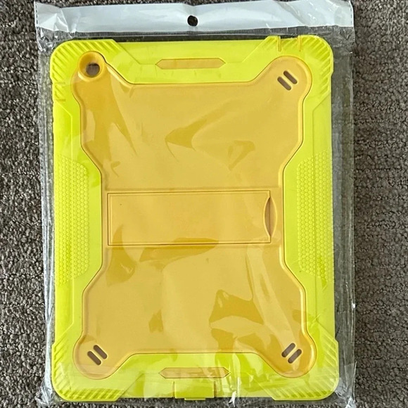 YELLOW IPAD CASE FULL SIZE  FITS APPLE IPADS 2/3/4 - Picture 2 of 2